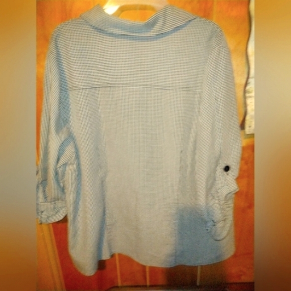 Women's Size 18-20w "CATO" Quarter Length Sleeves Button Up Shirt - Picture 3 of 3